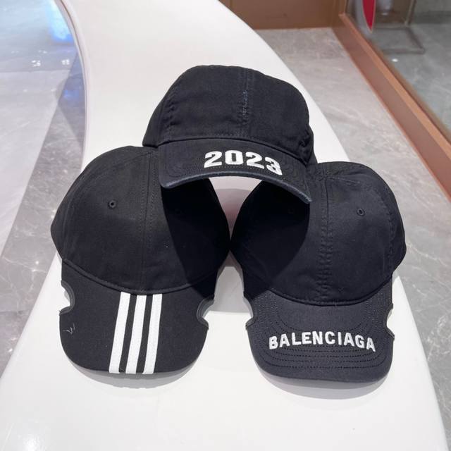 Balenciaga巴黎世家新款logo棒球帽，很酷的色系，男女佩戴都有不同style，第一批抢先出货！巴黎粉必入款！