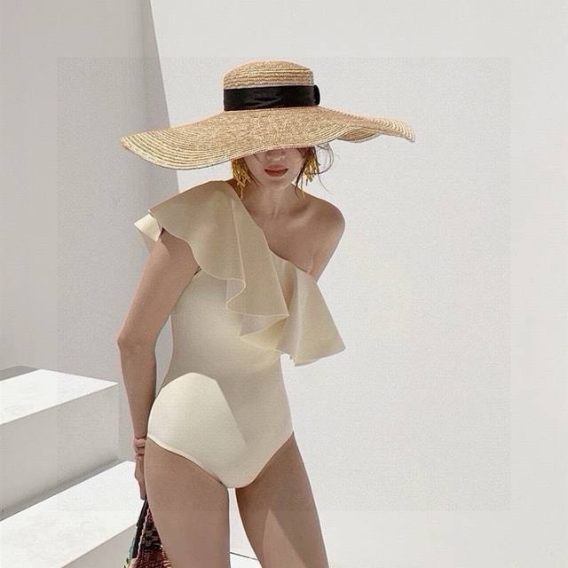 特 Chanel香奈儿高级定制连体泳衣，女神必备神器，独特风格设计，高级奶白色，Sml