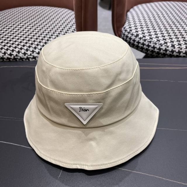Dior 迪奥 新款渔夫帽， 蝴蝶结精致純也格调很有感觉，很酷很时尚，质量超赞 - 点击图像关闭