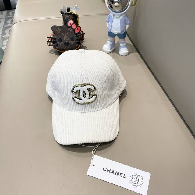 Chanel香奈儿新款经典休闲潮流款 上架灯芯绒简约棒球帽日韩风格，随便搭配都超好看！出门旅游，绝对要入手的一款