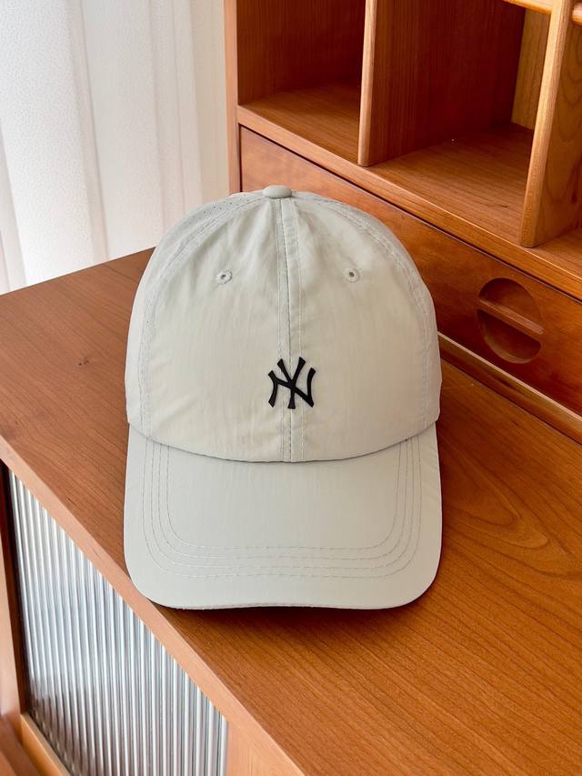 跑量 Ny新款速干棒球帽 超带感，绝对是衣橱搭配单品的一把好手！