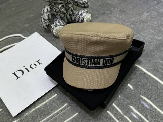特价 配防尘袋。 Dior迪奥 2024新款大牌织带款简约军帽，立体帽形设计，百搭大牌～