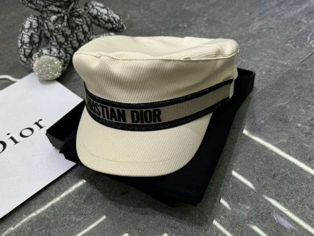 特价 配防尘袋。 Dior迪奥 2024新款大牌织带款简约军帽，立体帽形设计，百搭大牌～