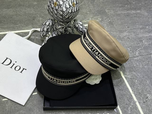 特价 配防尘袋。 Dior迪奥 2024新款大牌织带简约军帽，立体帽形设计，百搭大牌～