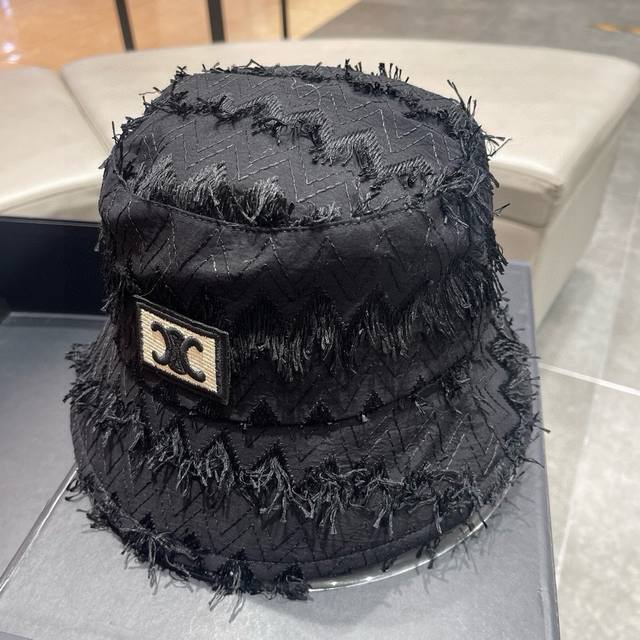 Celine赛琳 2024春新款渔夫帽，凯旋门元素超好搭配，出街单品