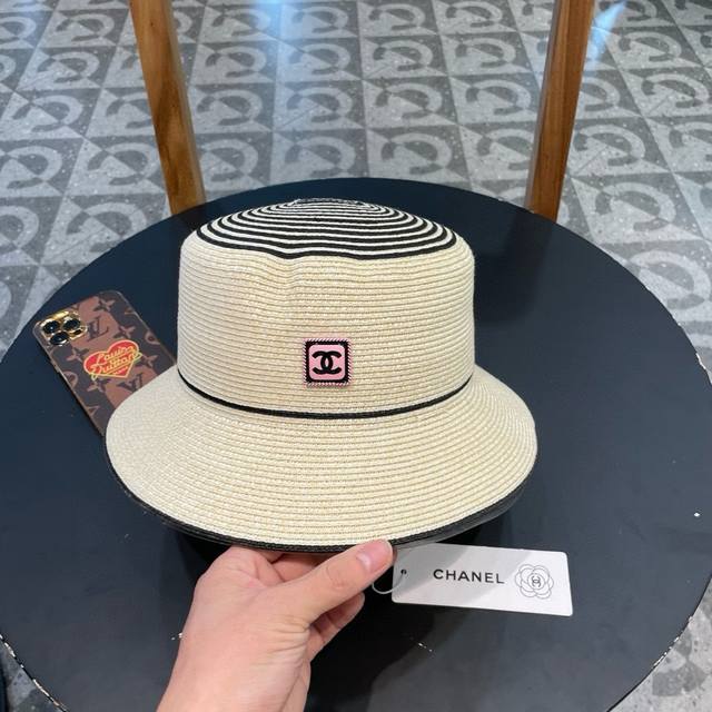 香奈儿chanel新款上架渔夫帽，，甜美风，随便搭配都超好看！出门旅游，绝对要入手的一款