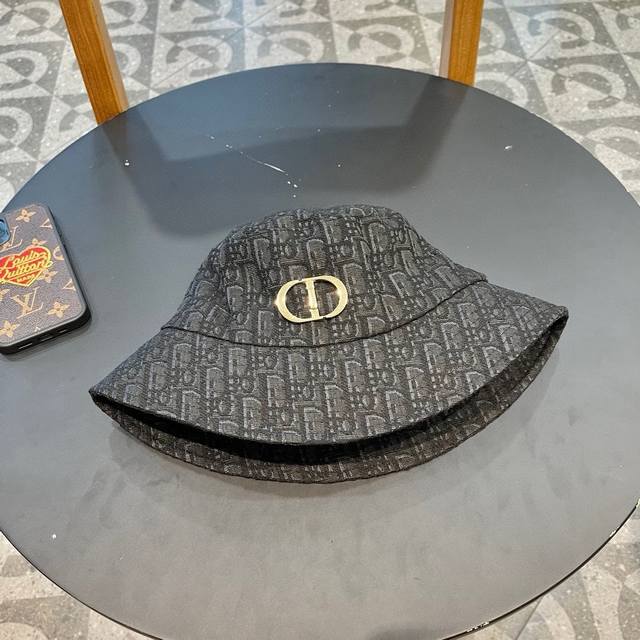 Dior 迪奥 新款原单渔夫帽， 精致純也格调很有感觉，很酷很时尚，专柜断货热门，质量超赞