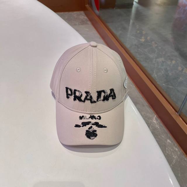 Prada 普拉达 新品棒球帽 代购版本！时尚潮流，高端做工！非一般的品质，细节看实拍哦